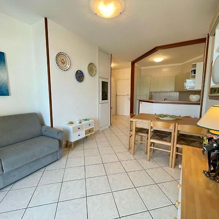 Bright Apartment With Pool Порто-Санта-Маргерита-ди-Каорле Экстерьер фото